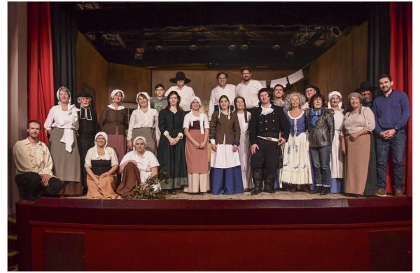 La troupe sur scène